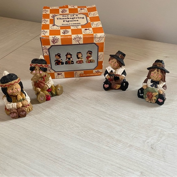 Vintage Thanksgiving 3” Figurines Set Of Four Pilgrims & Native Americans w/ Box - Picture 1 of 8